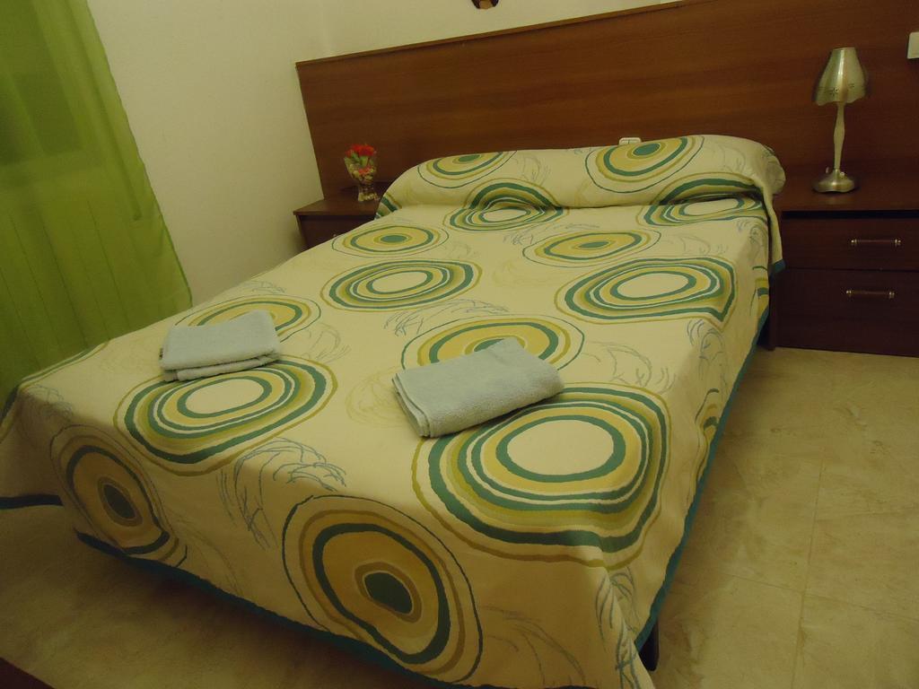 Hotel Pension Mode Lleida Esterno foto