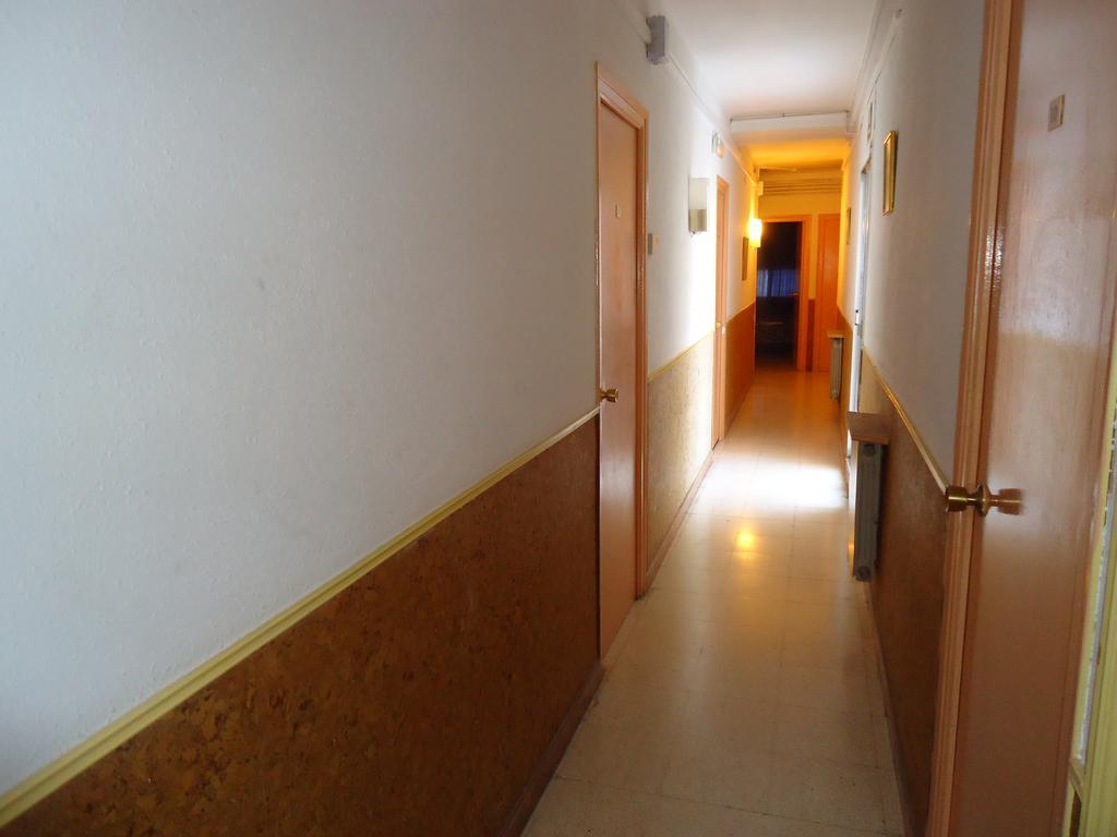 Hotel Pension Mode Lleida Esterno foto