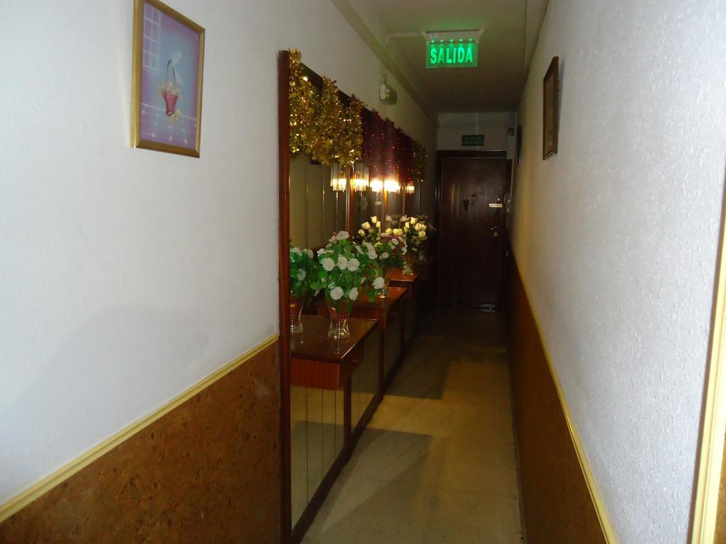 Hotel Pension Mode Lleida Esterno foto