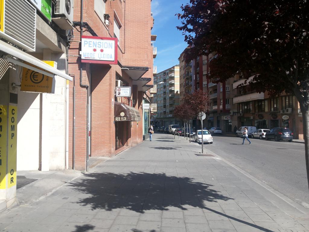 Hotel Pension Mode Lleida Esterno foto