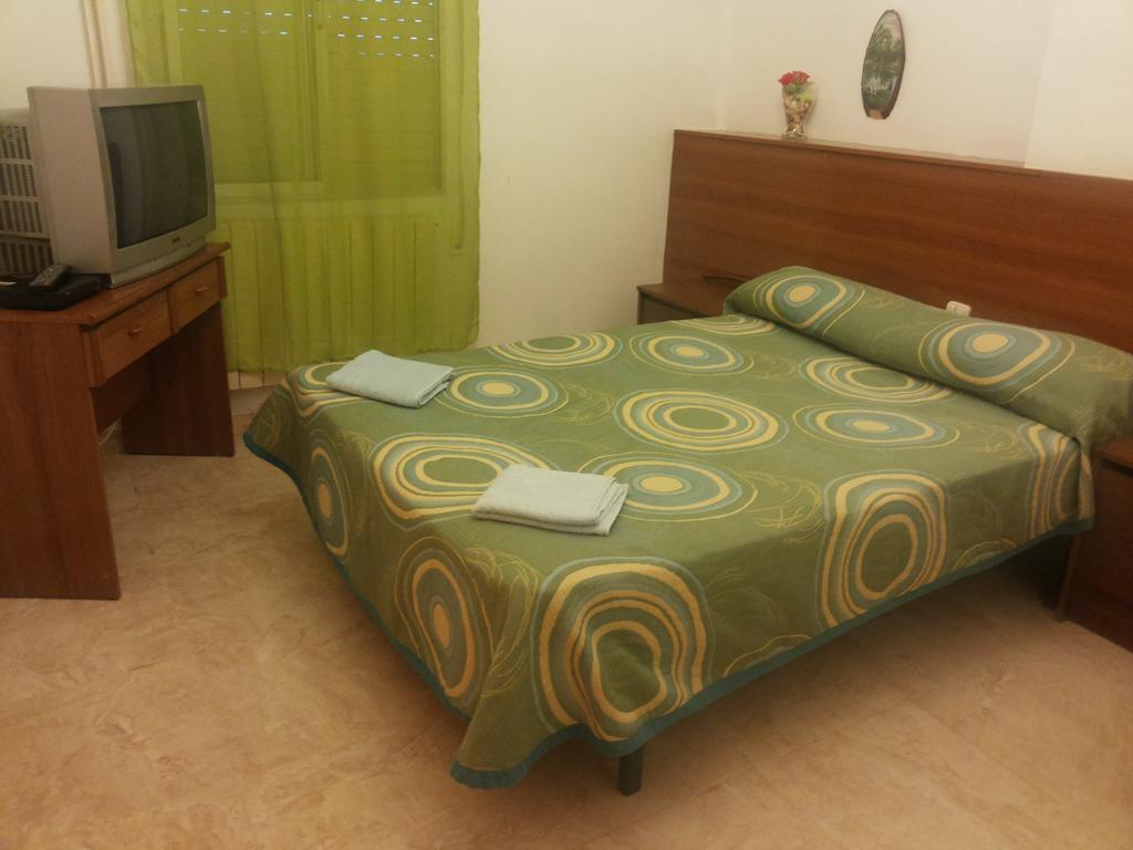 Hotel Pension Mode Lleida Esterno foto